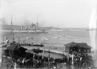 Spectators viewing the US Navy's 'Great White Fleet' in Sydney Harbour