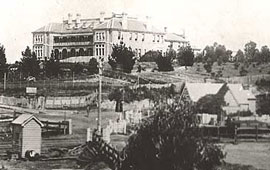 View of Katoomba Railway Station and Carrington Hotel, c1885. Digital ID 17420_a014_a014000742